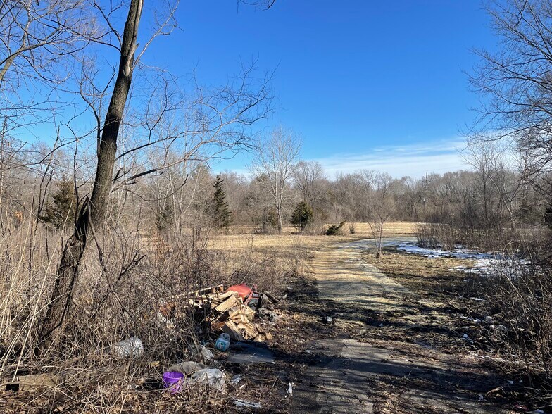 More Photos Of 100 E Indian Trail Road, Aurora Land For Sale