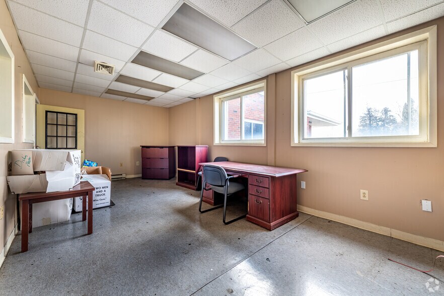 More Photos Of 1100 N Main St, Fostoria Warehouse For Sale