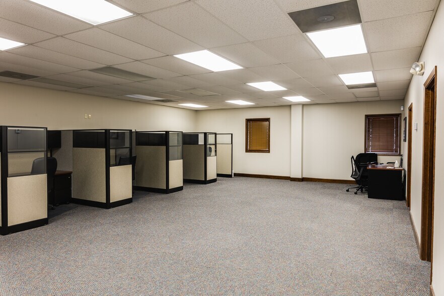 More Photos Of 1301 Hudson Ln, Monroe Office For Sale