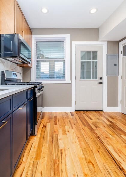 More Photos Of 6129 N Ravenswood Ave, Chicago Multifamily For Sale