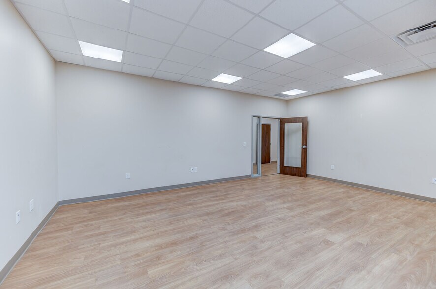 More Photos Of 1033 Alliance Park Dr, Bloomsburg Office For Lease