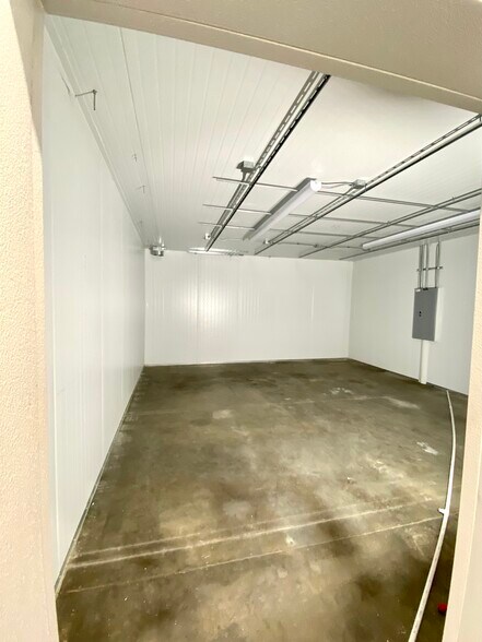 More Photos Of 11174-11178 Penrose St, Sun Valley Warehouse For Lease