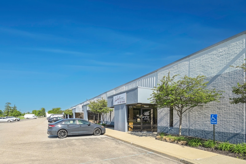 More Photos Of 5636-5762 W 79th St, Indianapolis Light Manufacturing For Lease