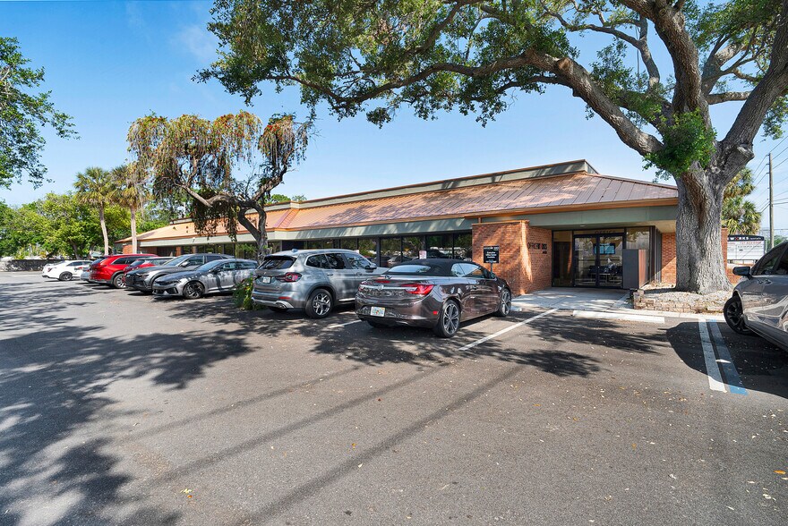 More Photos Of 5666 Seminole Blvd, Seminole Office For Sale