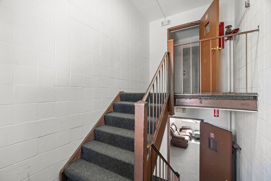 More Photos Of 3880 Main St, Bridgeport Multifamily For Sale