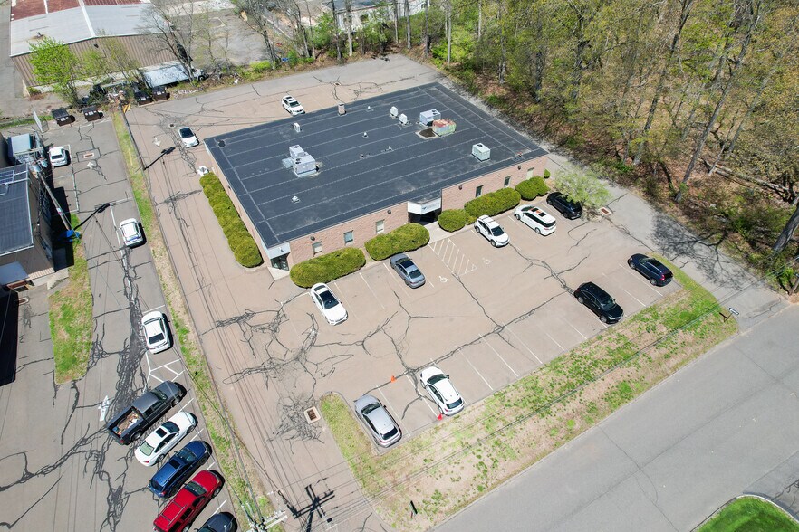 More Photos Of 19 Lunar Dr, Woodbridge Medical For Lease