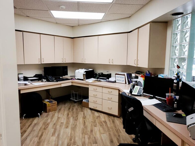 More Photos Of 5601 21st Ave W, Bradenton Office For Lease