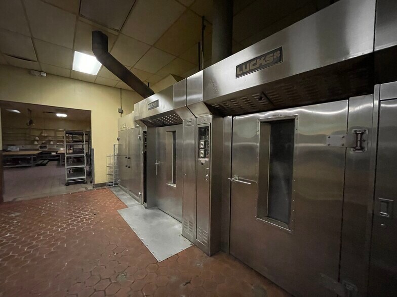 More Photos Of 31920 Van Dyke Ave, Warren Restaurant For Sale