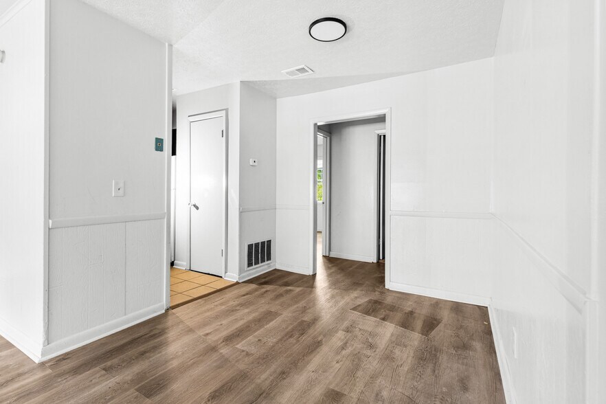 More Photos Of 210 Matthews Ave, Carrollton Apartments For Sale