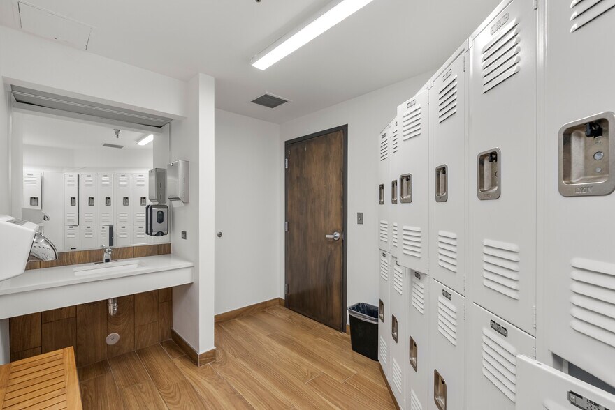 More Photos Of 400 W 48th Ave, Denver Office For Sale