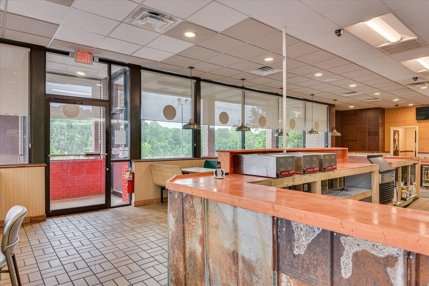 More Photos Of 115 Elm St, Lincolnton Restaurant For Lease