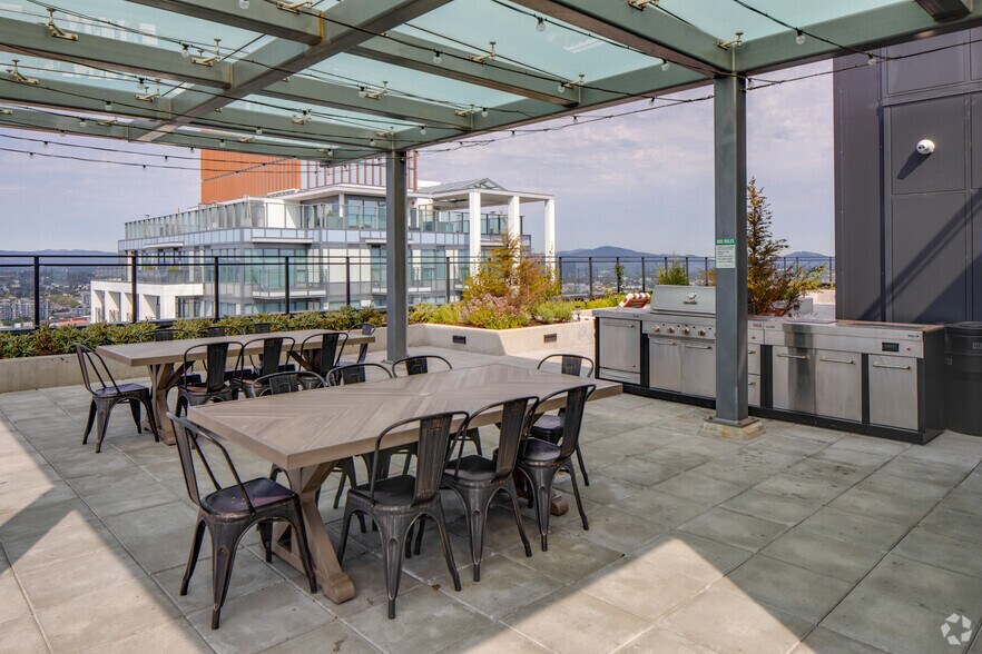 More Photos Of 1700 Blanshard St, Victoria Apartments For Lease