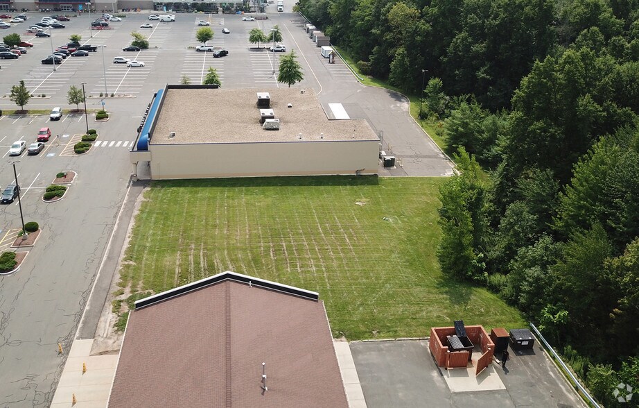 More Photos Of 331 Cottage Grove Rd, Bloomfield Freestanding For Lease