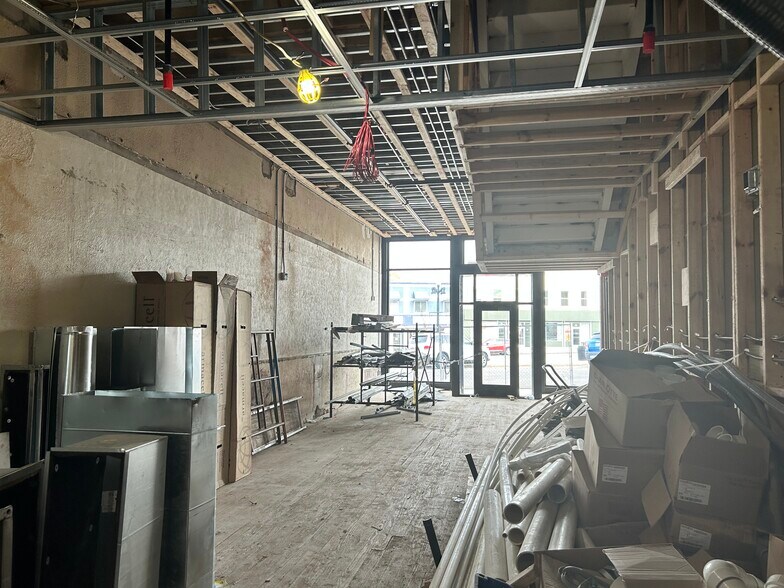 More Photos Of 104 N Howell St, Hillsdale Hotel For Lease