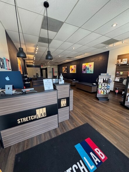 More Photos Of 2645-2695 Ulmerton Rd, Clearwater Freestanding For Lease