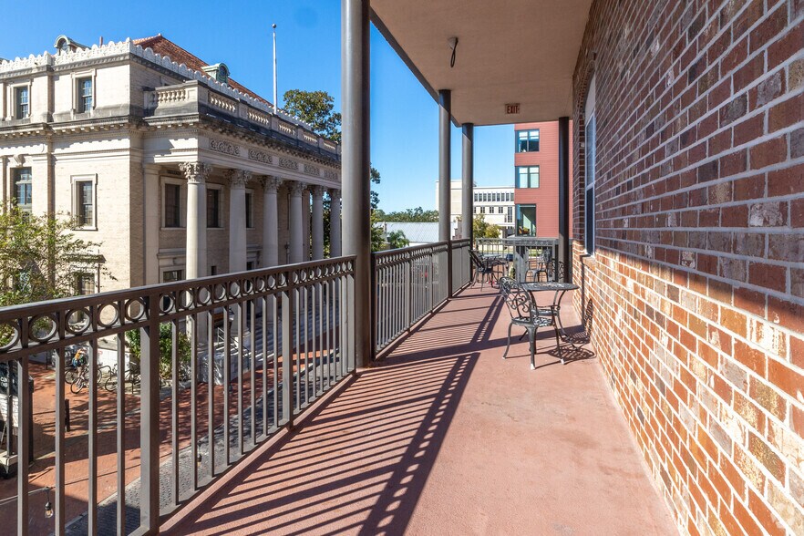 More Photos Of 201 SE 2nd Ave, Gainesville Office Residential For Sale