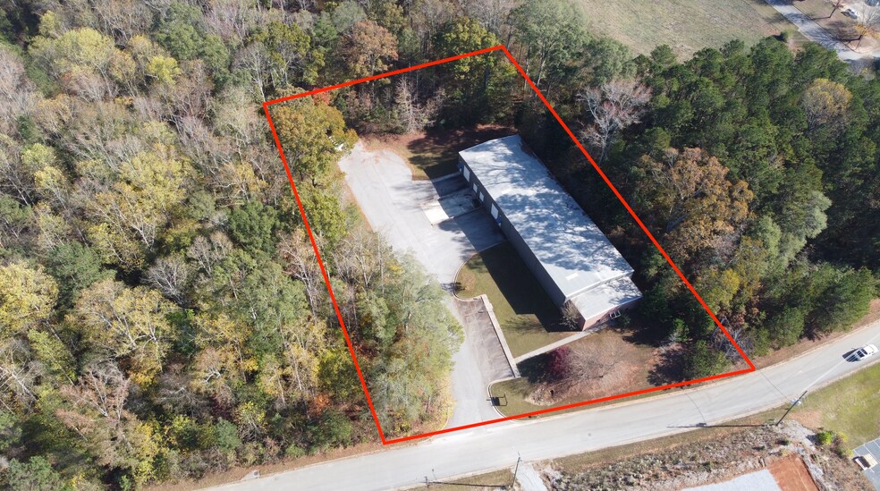 More Photos Of 391 Cable Industrial Way, Carrollton Warehouse For Lease