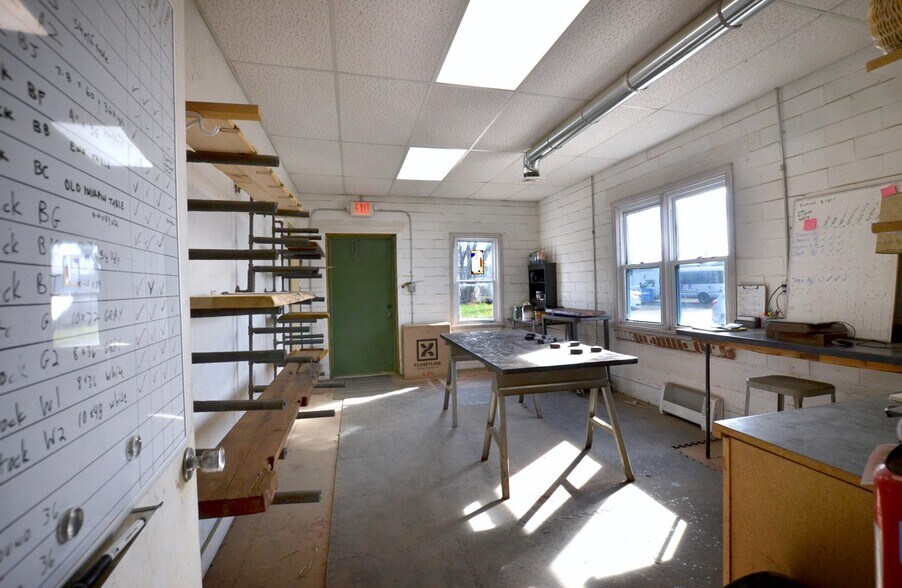 More Photos Of 514 Railroad Ave, Viroqua Manufacturing For Sale