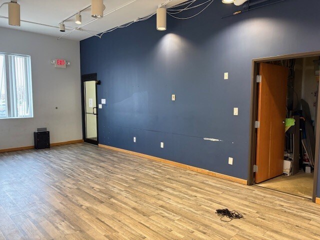 More Photos Of 2720 Superior Dr NW, Rochester Office For Lease