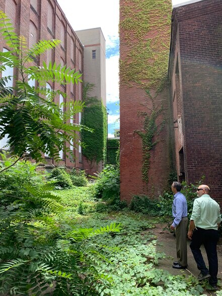 More Photos Of 195 Appleton St, Holyoke Manufacturing For Sale