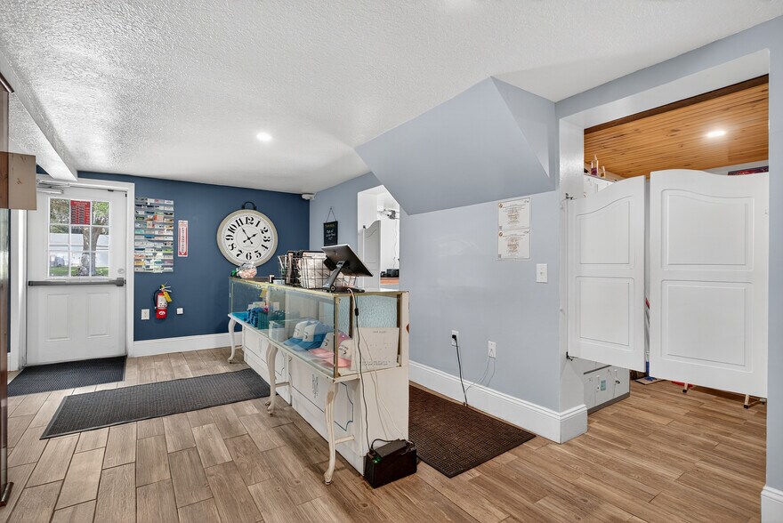 More Photos Of 765 3rd Ave, Welaka Restaurant For Sale