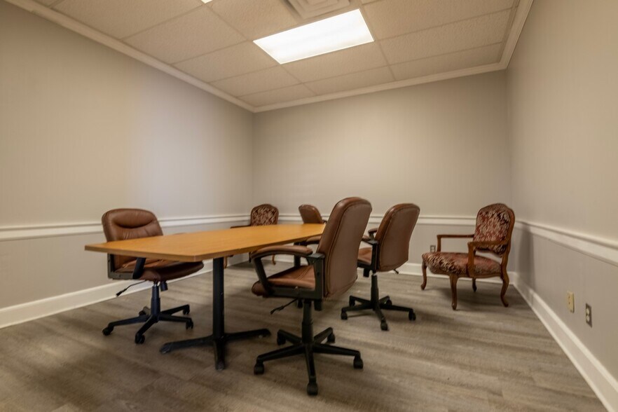 More Photos Of 2020 Mack Smith Rd, Rossville Bank For Sale