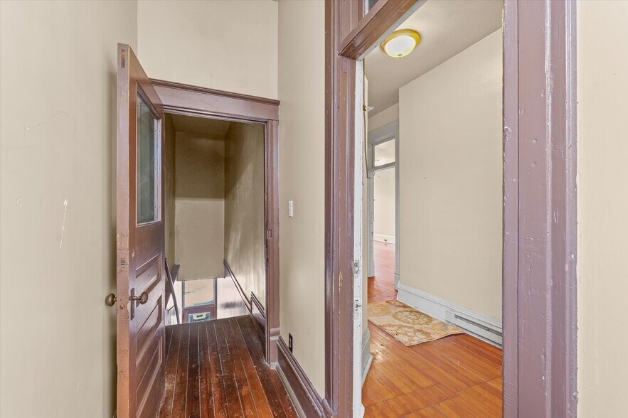 More Photos Of 125 S Market St, Paxton Specialty For Sale