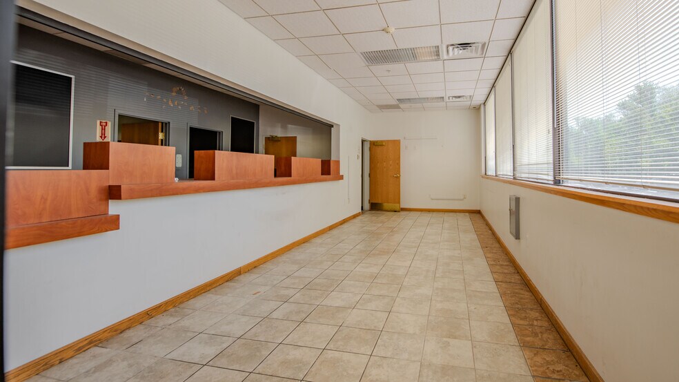 More Photos Of 1020 Commerce Park Dr, Williamsport Flex For Lease