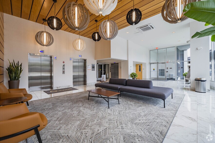 More Photos Of 200 W 3rd St, Newport Unknown For Lease