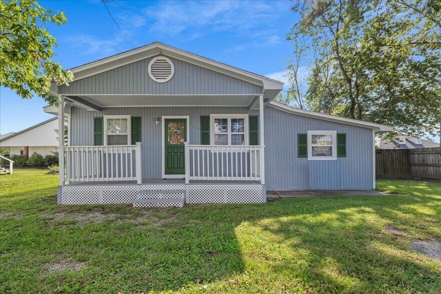 More Photos Of 1201 & 1203 SW I street St, Bentonville Flex For Sale