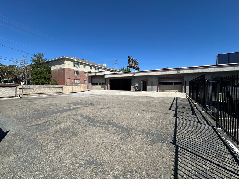 More Photos Of 55 S Wells Ave, Reno Veterinarian Kennel For Sale