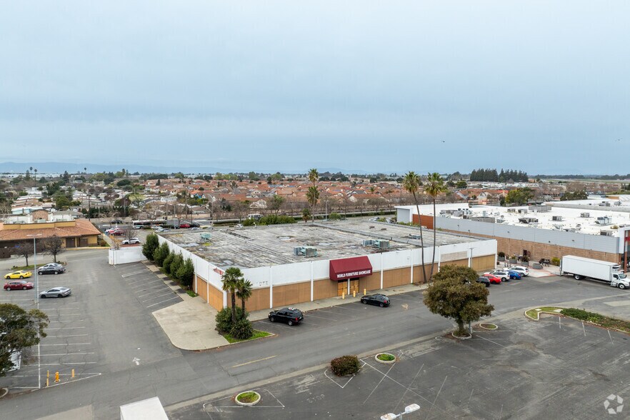 More Photos Of 24582 Hesperian Blvd, Hayward Freestanding For Lease