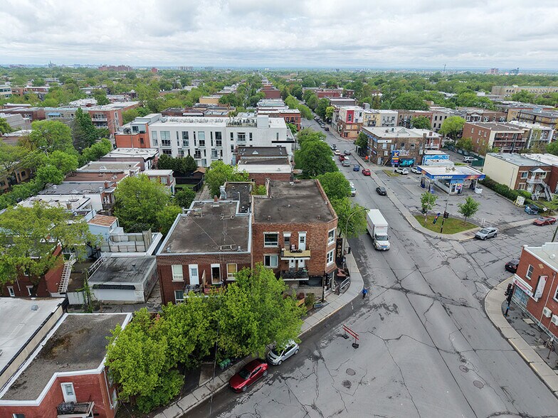 More Photos Of 2031-2047 Rue Des Carrières, Montréal Apartments For Sale