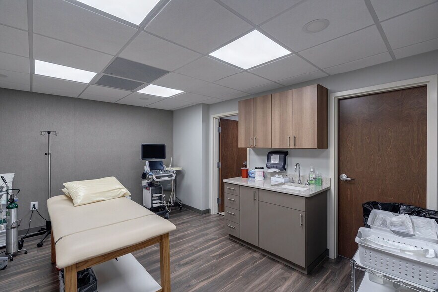 More Photos Of 195 King Ave, Athens Medical For Lease