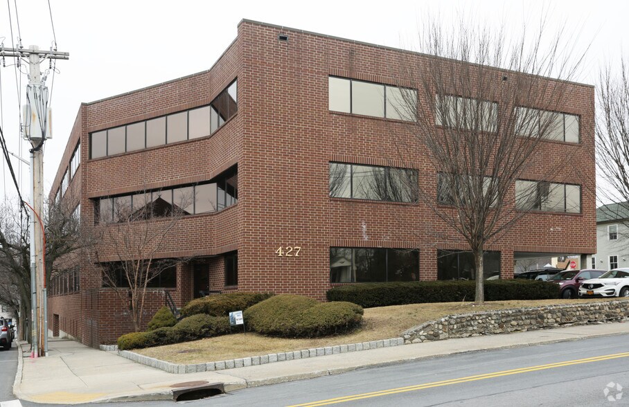 Primary Photo Of 427 Bedford Rd, Pleasantville Office For Lease