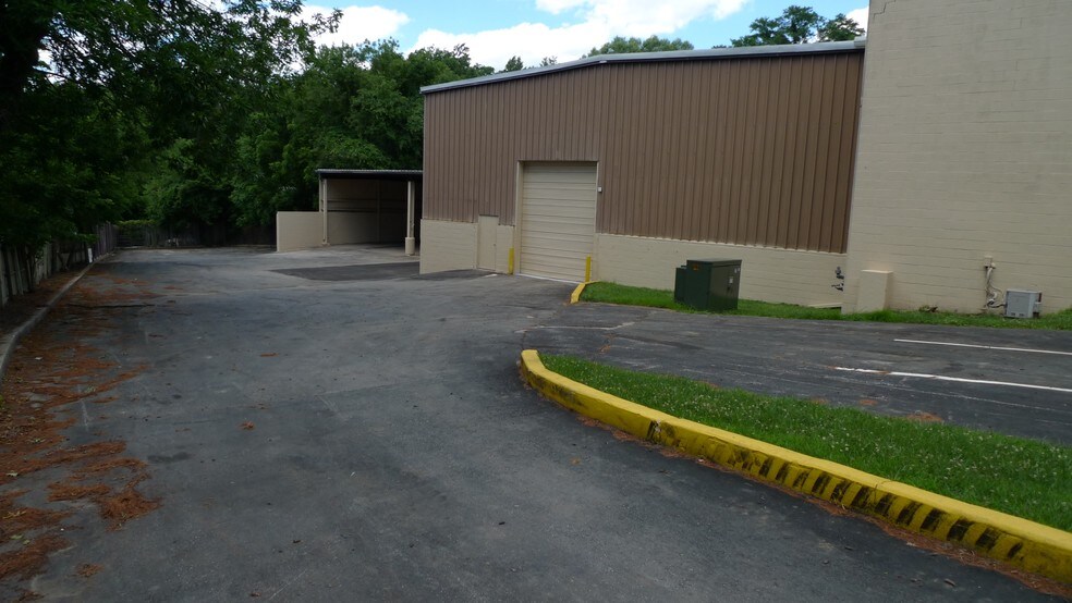 More Photos Of 7 Greenwood Pl, Pikesville Warehouse For Sale