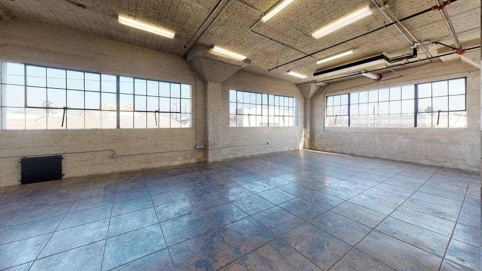 More Photos Of 915 Mateo St, Los Angeles Loft Creative Space For Lease