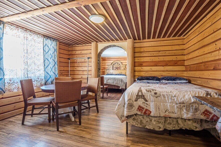 More Photos Of 21221 Baron Lake Dr, Cedaredge Hotel For Sale