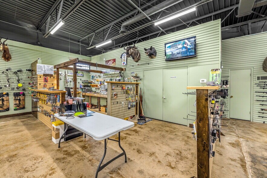 More Photos Of 1358 Plaza Dr, Gainesville Freestanding For Sale