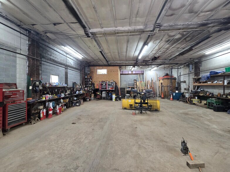 More Photos Of 209 Sprague Ave, Liberty Auto Repair For Sale