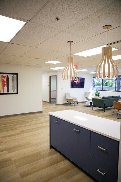 More Photos Of 12747 Olive Blvd, Creve Coeur Coworking Space