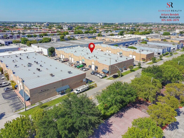 More Photos Of 1723-1745 W 37th St, Hialeah Showroom For Sale