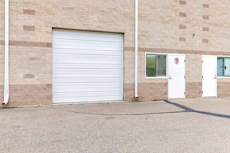 More Photos Of 275 Waneka Pky, Lafayette Freestanding For Lease