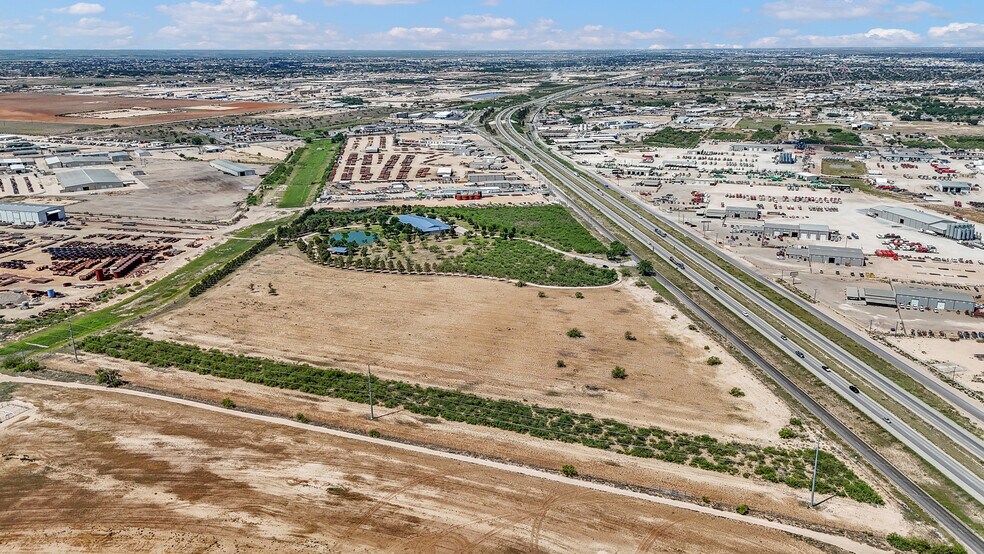 More Photos Of 2828 Interstate 20, Midland Flex For Sale