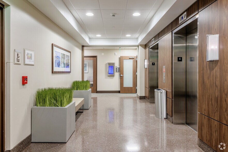 More Photos Of 1411 S Potomac St, Aurora Unknown For Lease