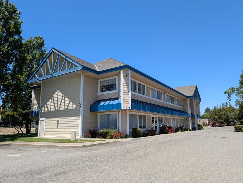 More Photos Of 2236 Mariner Square Dr, Alameda Office Residential For Sale