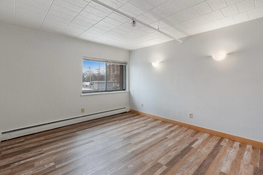 More Photos Of 2125 W Kilbourn Ave, Milwaukee Apartments For Sale