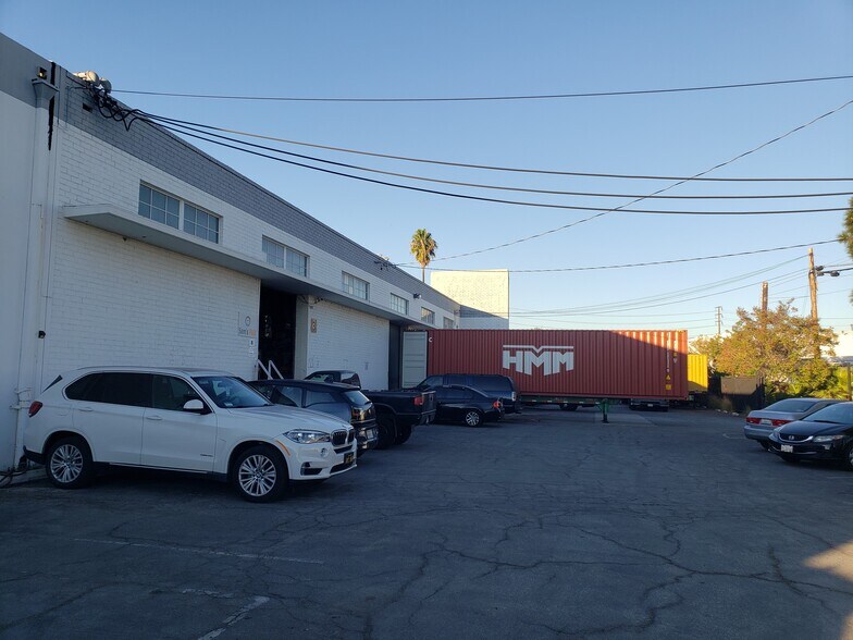 More Photos Of 2001-2015 Saybrook Ave, Commerce Warehouse For Lease