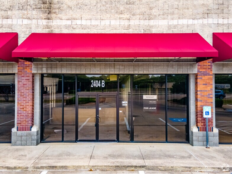 More Photos Of 2420 S Stemmons Fwy, Lewisville Unknown For Lease