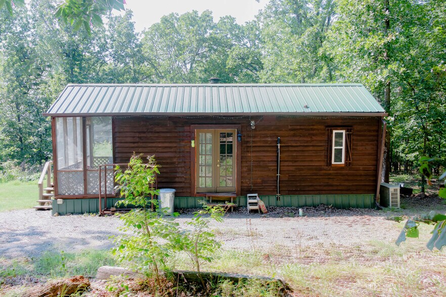 More Photos Of 19398 Highway 80, Hulbert Specialty For Sale